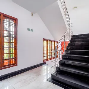 Super Townhouse Center Ernakulam Kochi