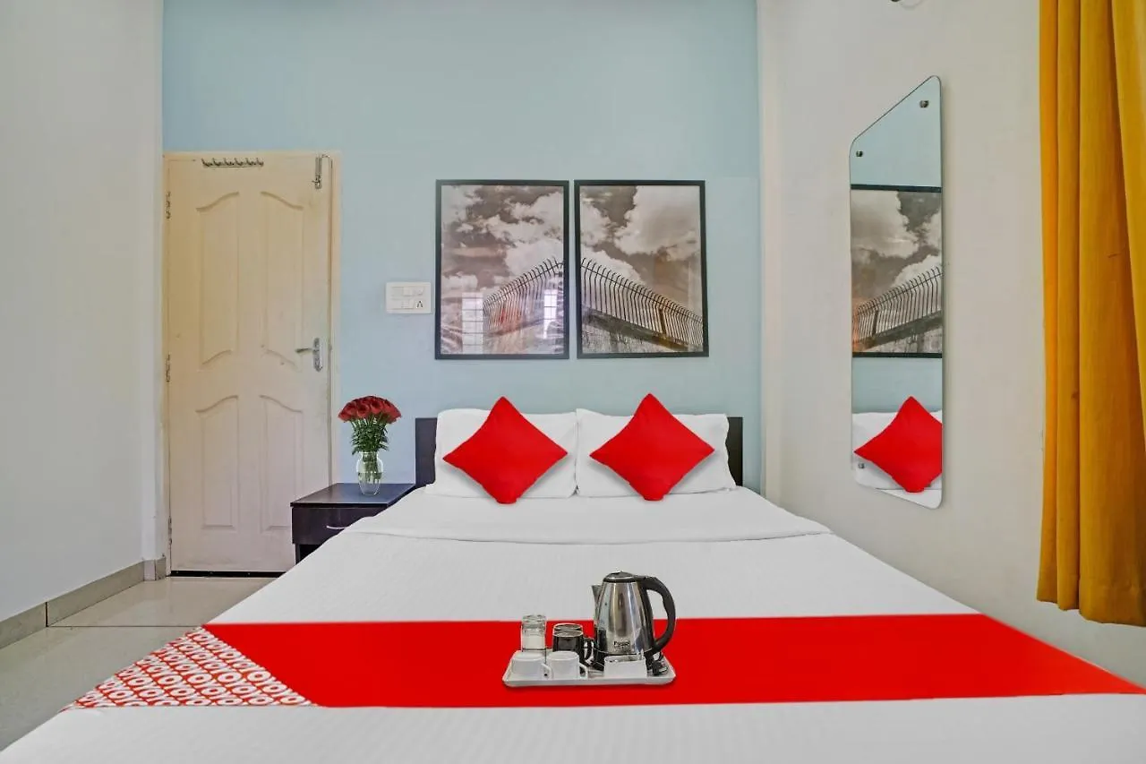 Oyo Thykoodam Sleep Inn Kochi 3*,  India